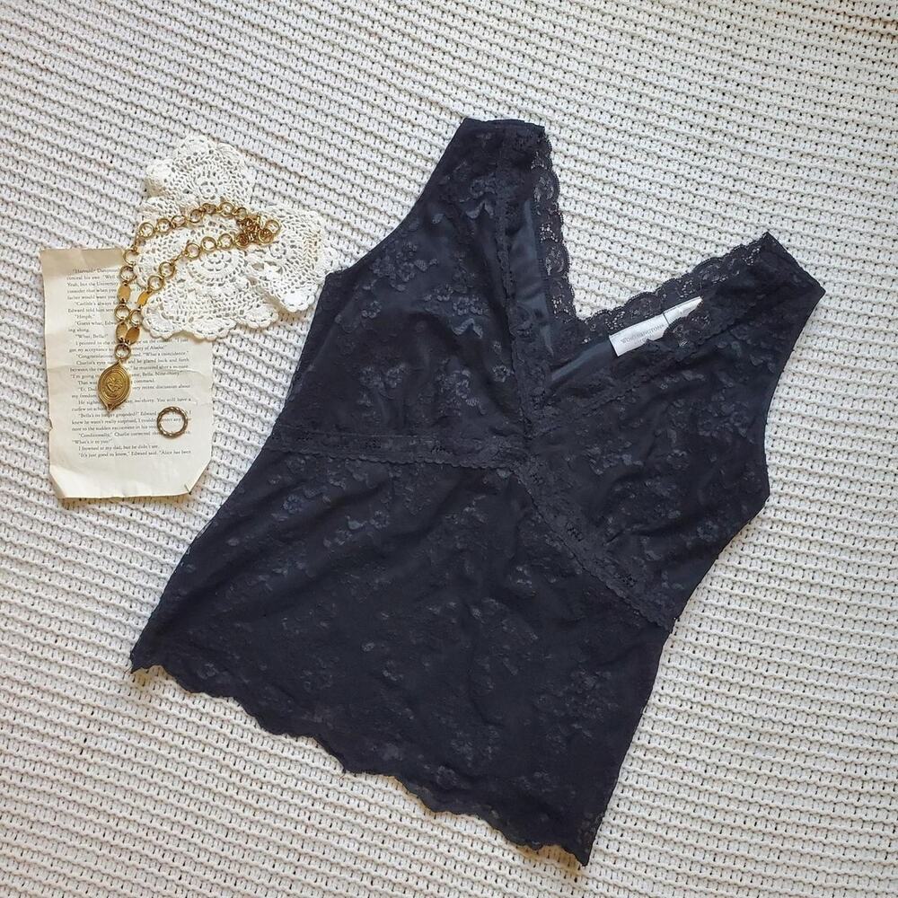 Y2k black lace vneck tank